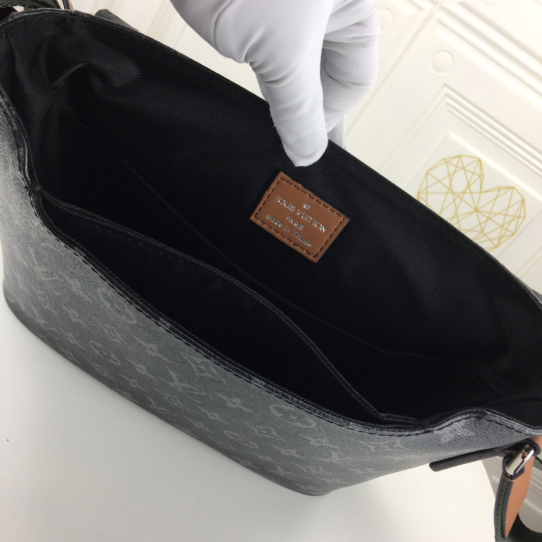 1XE421BDE Stylish leather bag