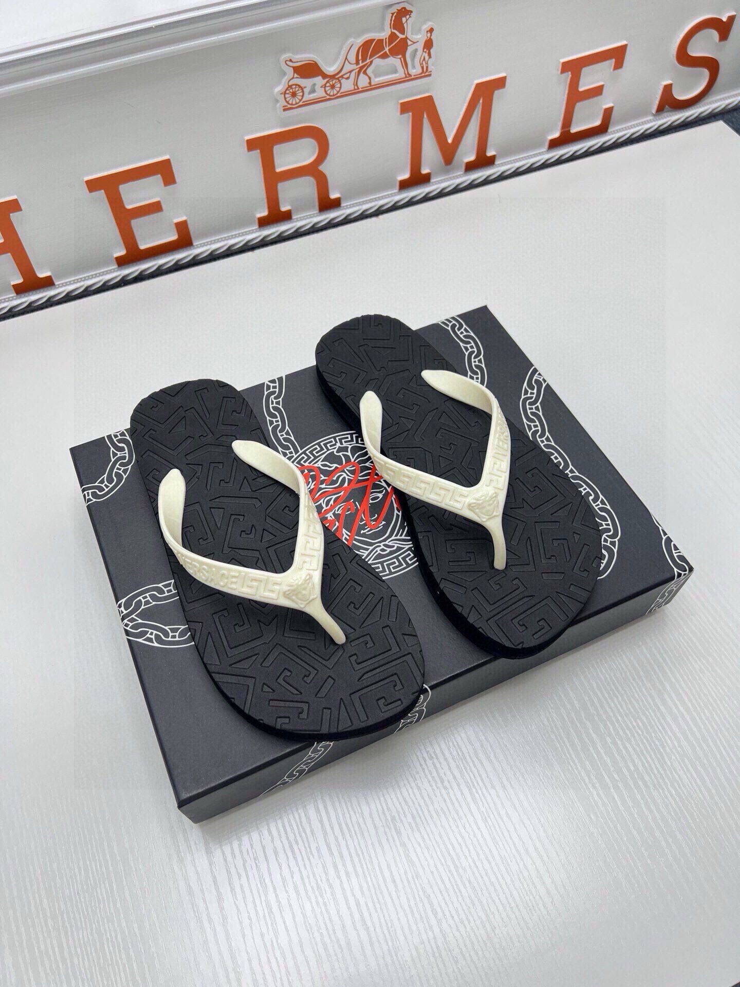 535ZV295ZDE Stylish Slippers