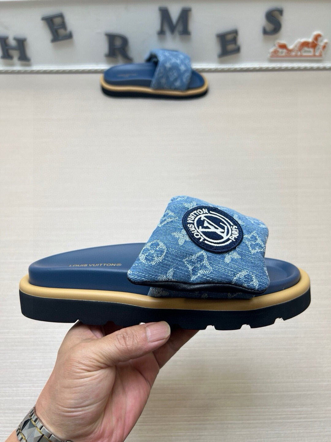 5QE7ZDE Stylish Slippers