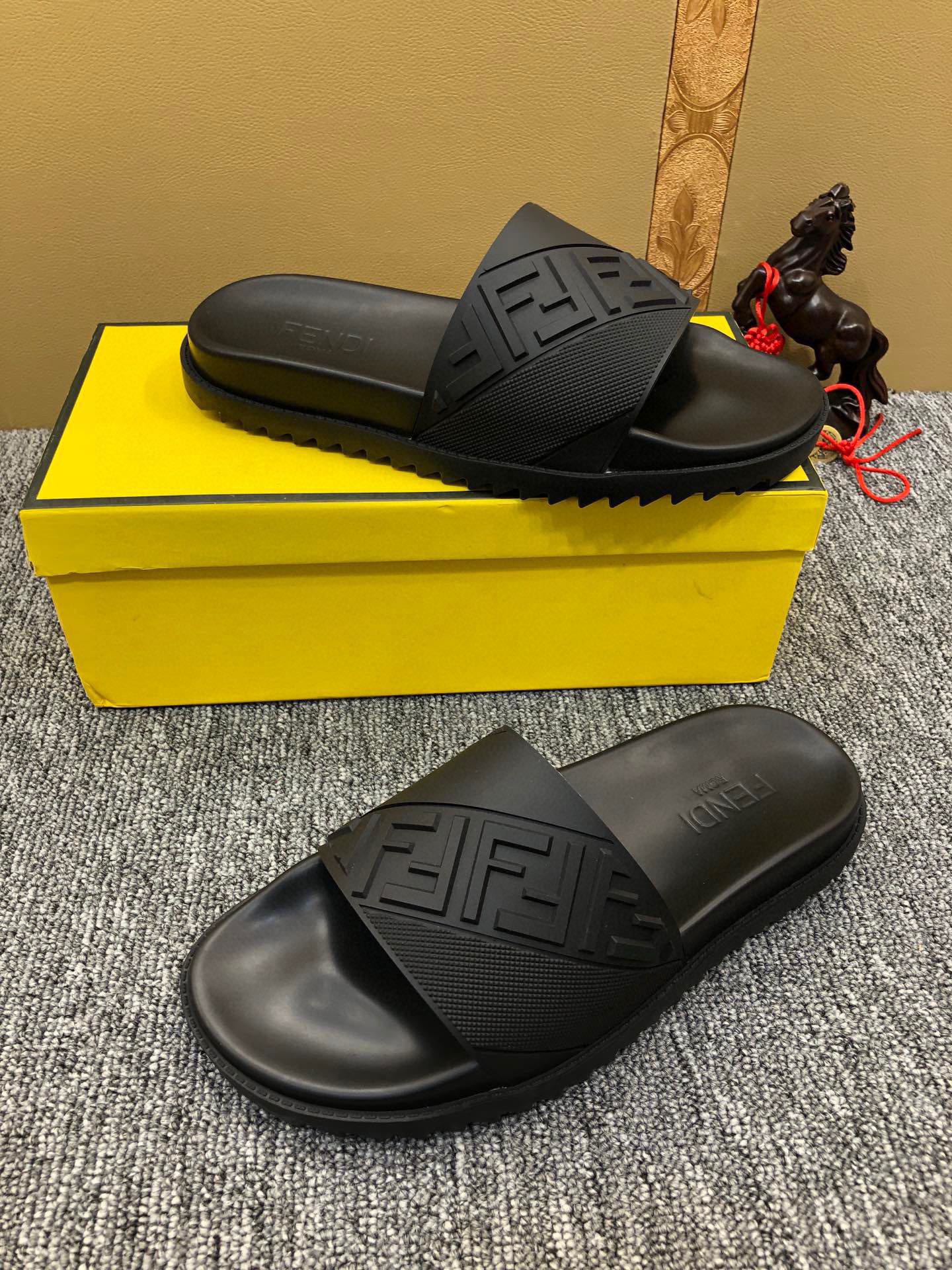 5XF108ZDE Stylish Slippers