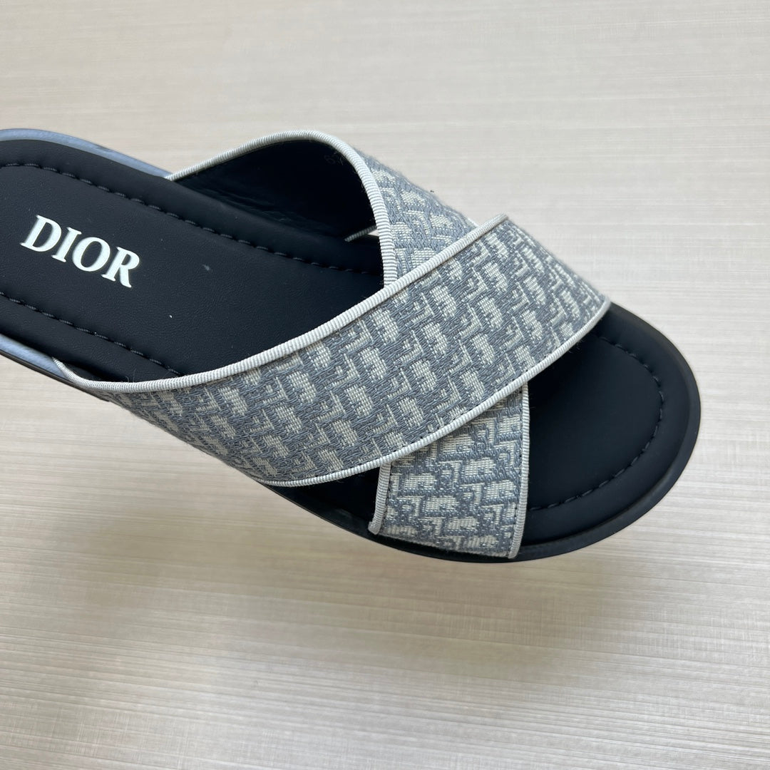 54D81ZDE Stylish slippers