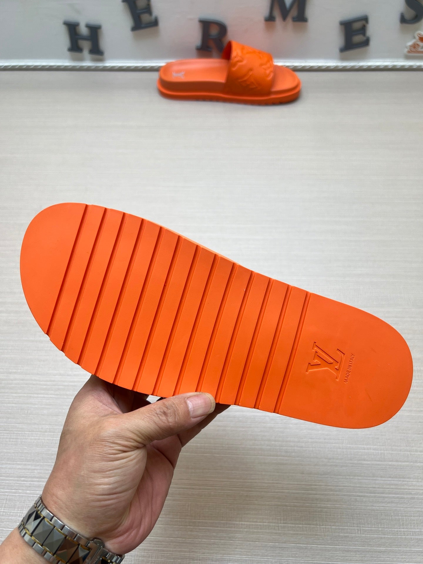 54E3ZDE Stylish slippers