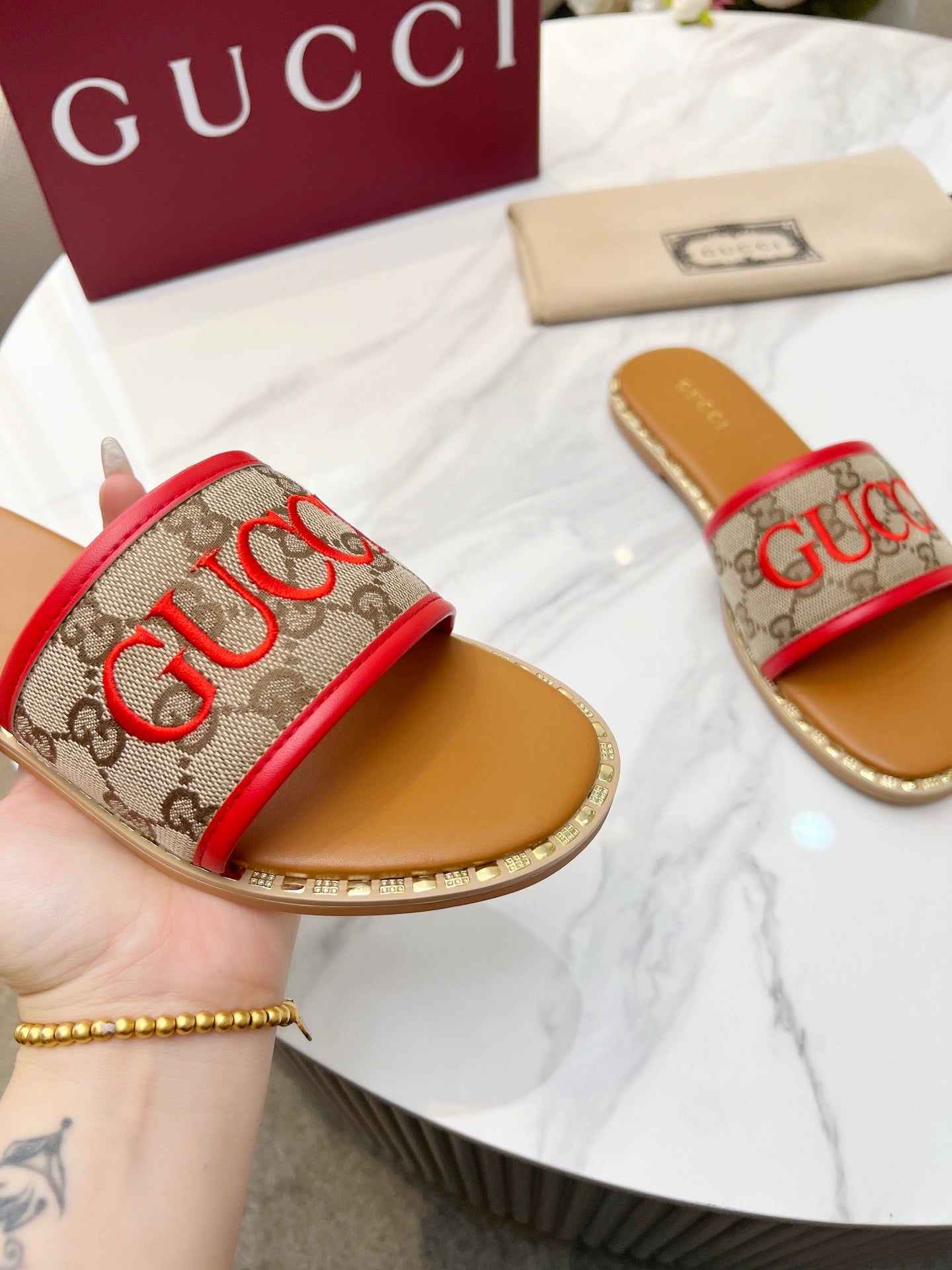255QB29ZDE Stylish leather Slippers