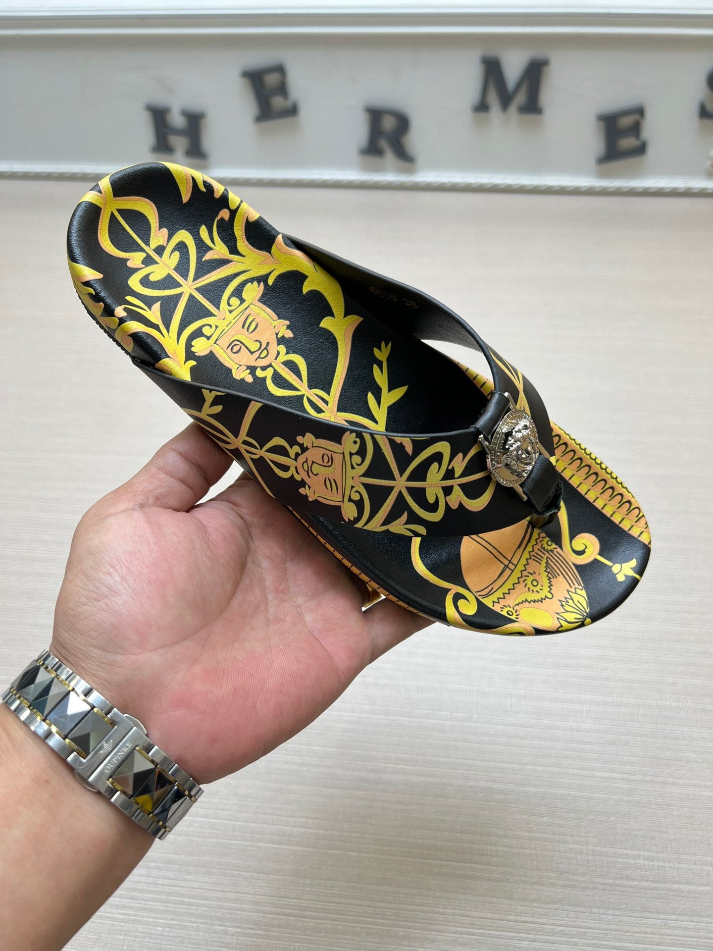 54V96ZDE Stylish slippers