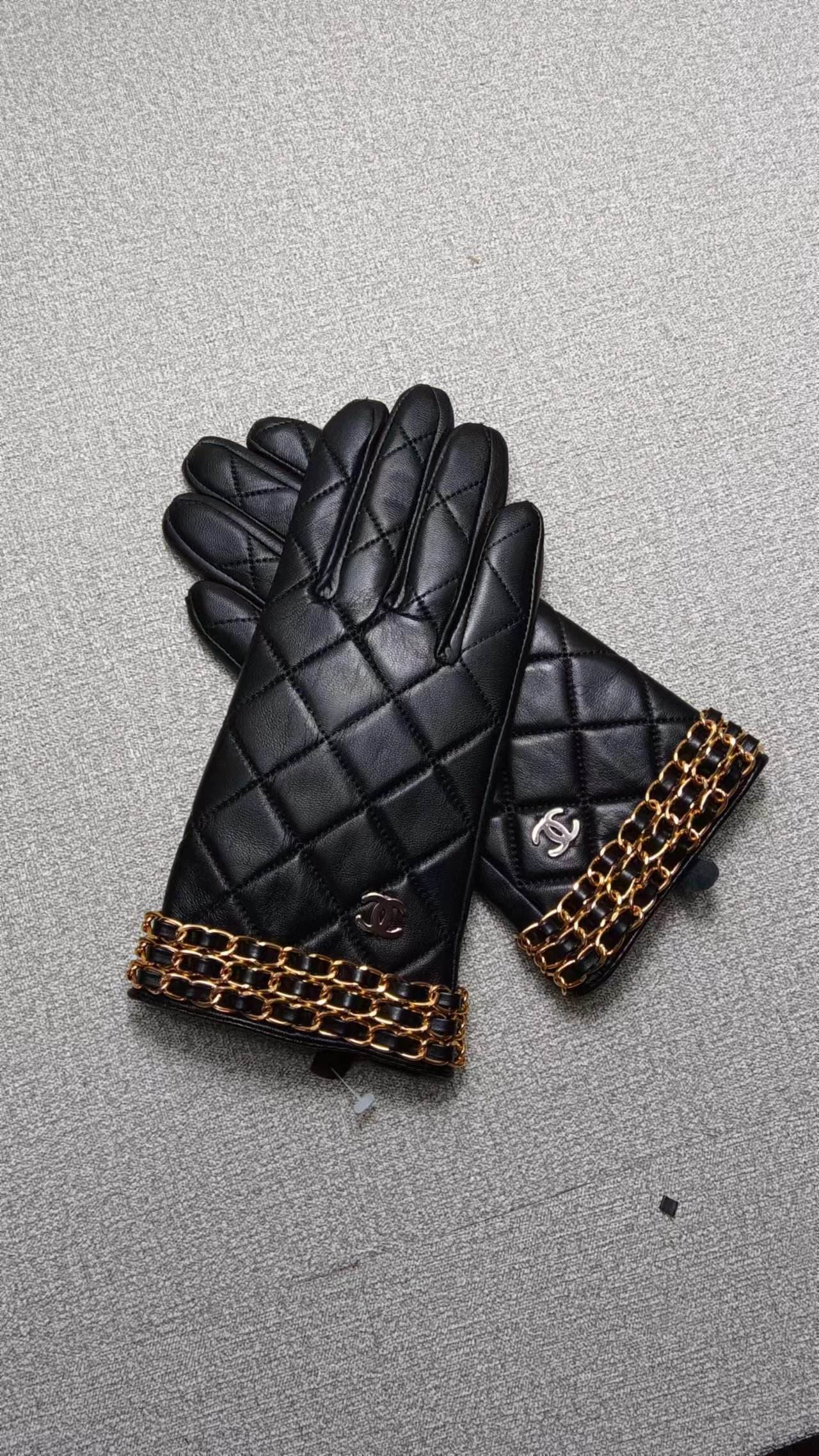 24C78SDE Stylish gloves