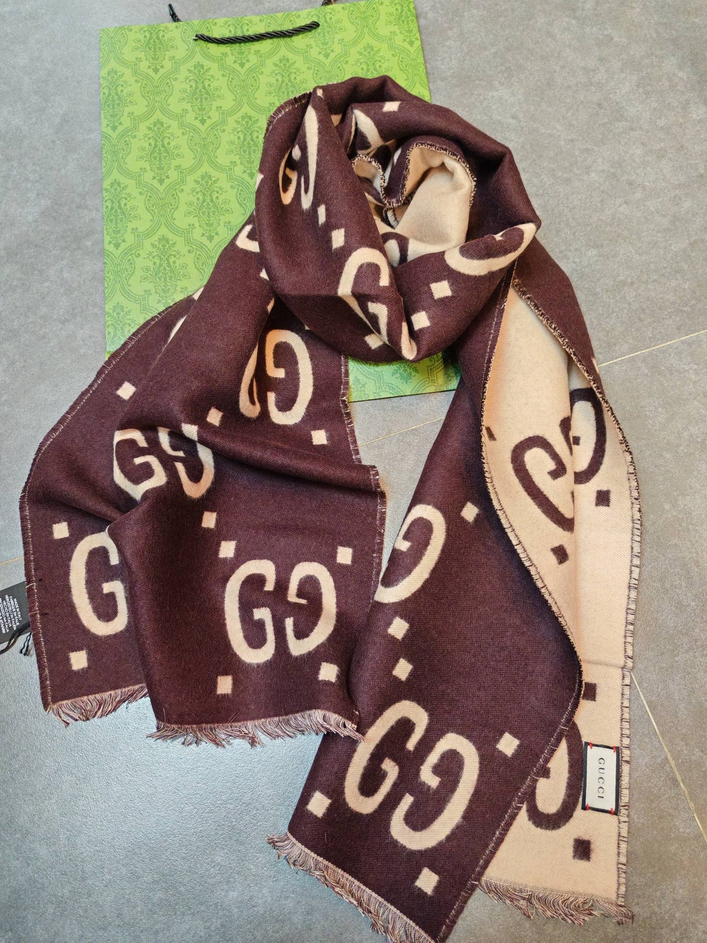 185ZB4WDE Stylish Winter Scarves