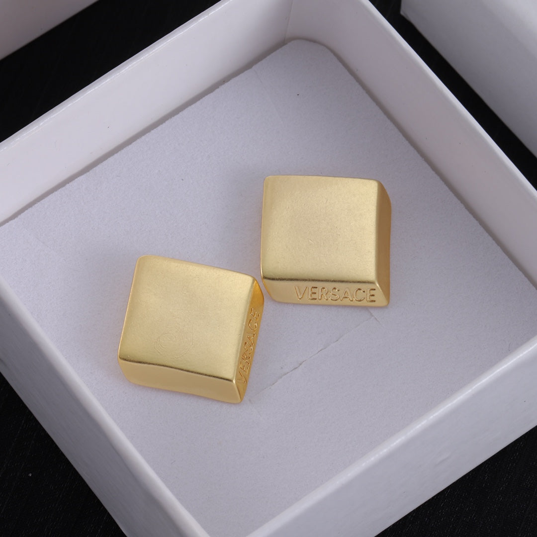 14V1025EDE Stylish Earrings