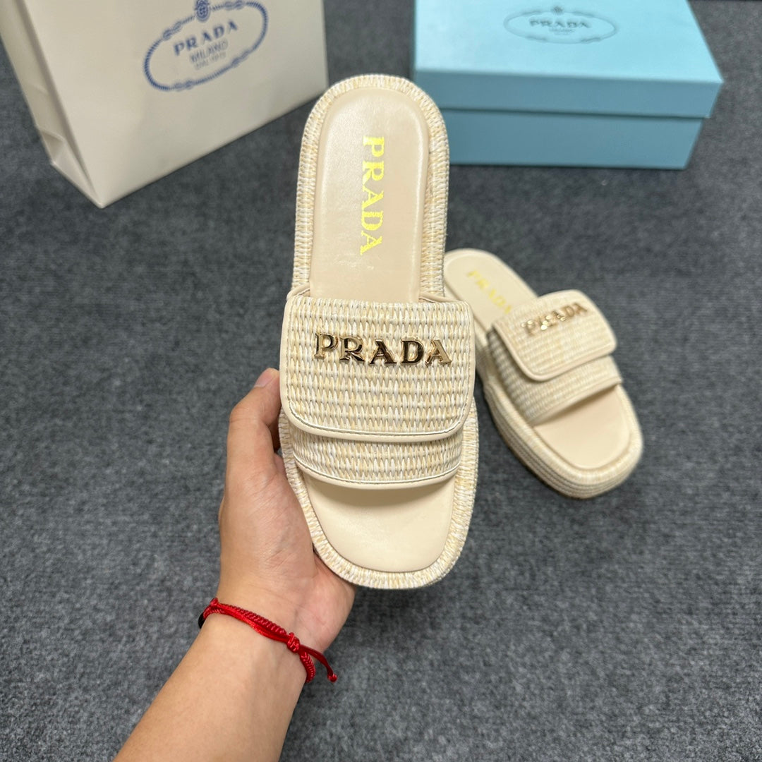 14PD24ZDE Stylish slippers