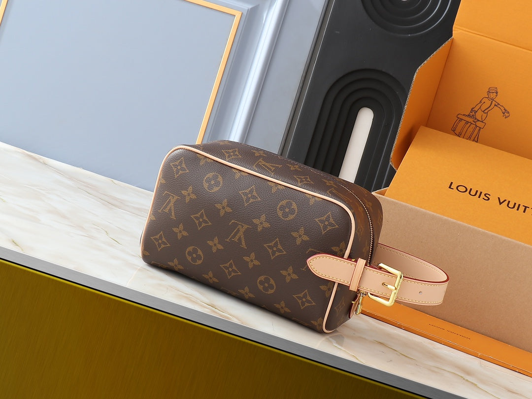 15RE69BDE Stylish leather bag