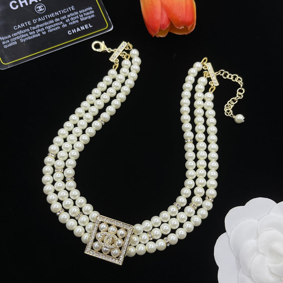 14C928XDE Stylish Necklaces