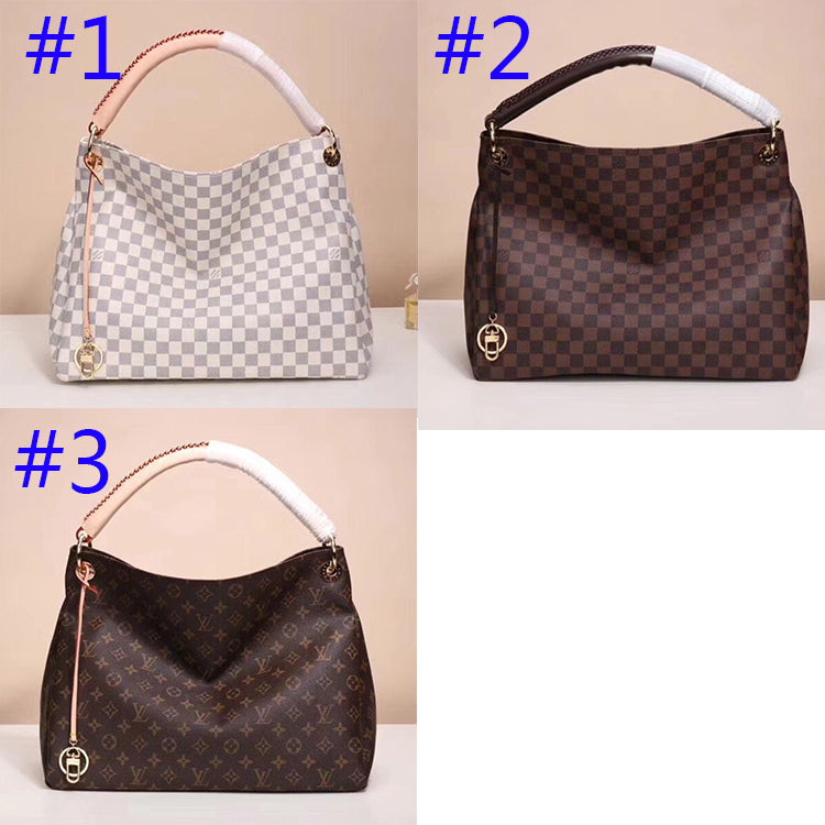 2E01BDE Stylish leather bag