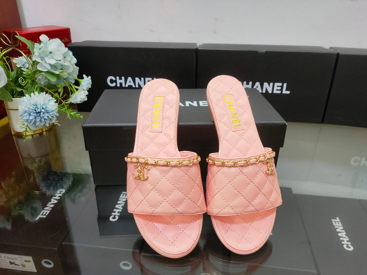 14C29ZDE Stylish slippers