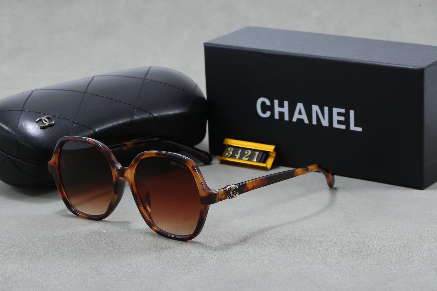 385RC40TDE Stylish Sunglasses