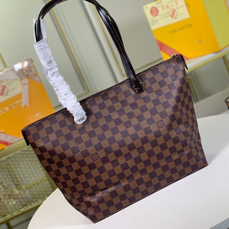 1E001BDE Stylish leather bag
