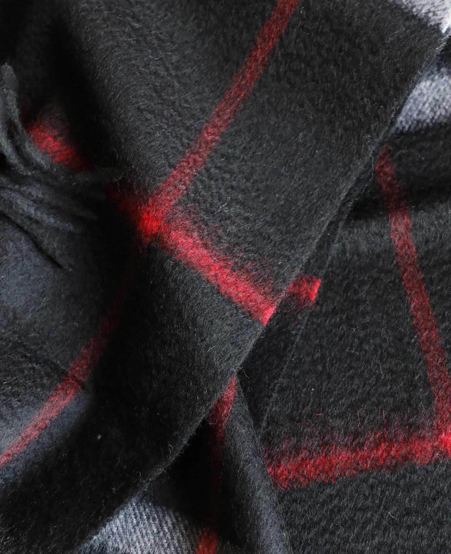185ZR3WDE Stylish Winter Scarves
