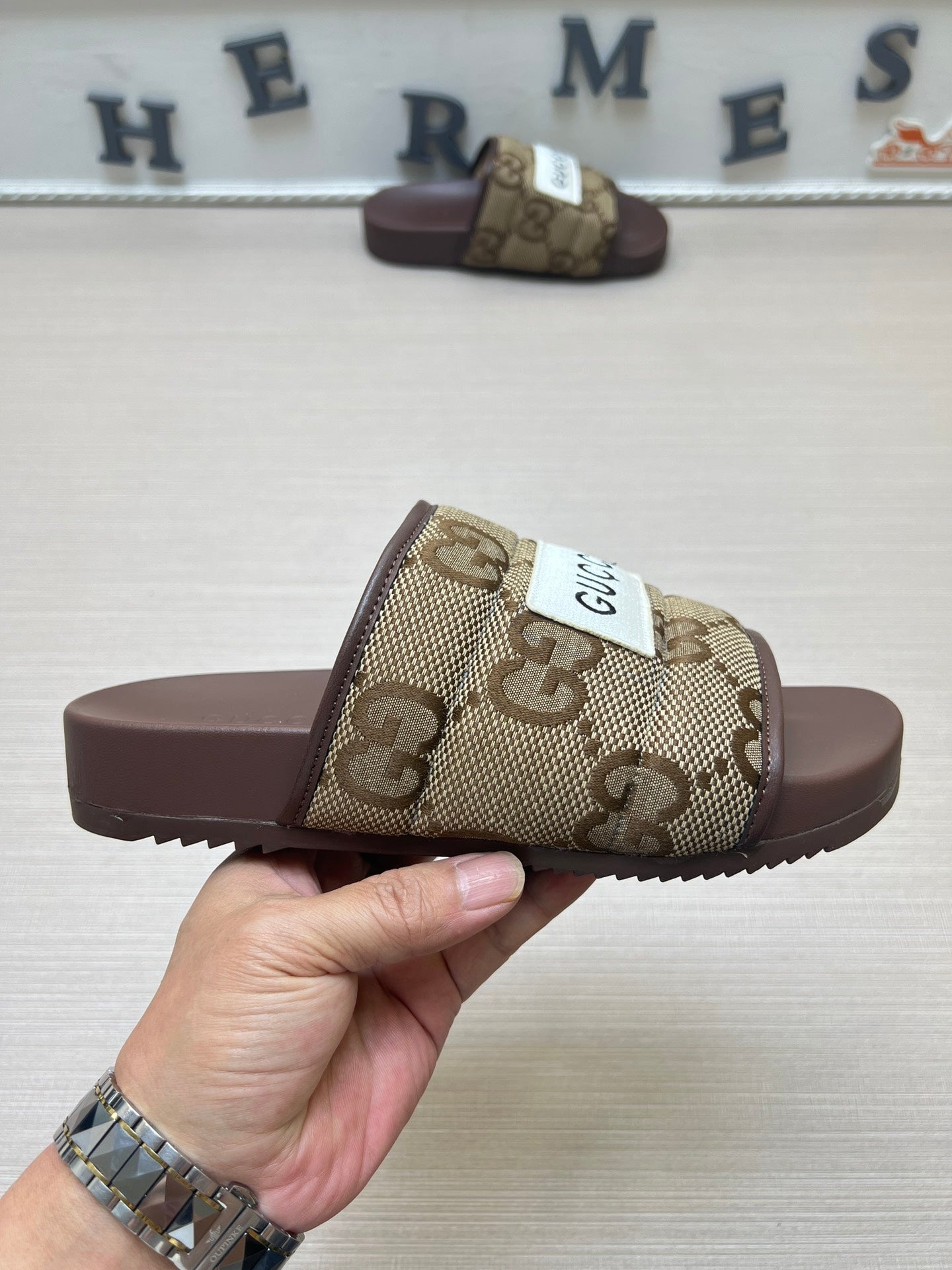 54B49ZDE Stylish slippers