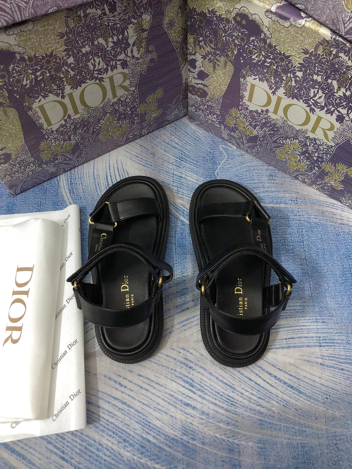 14D8ZDE Stylish sandals