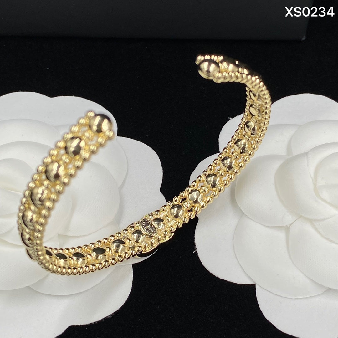 1NC198KDE Stylish bracelet