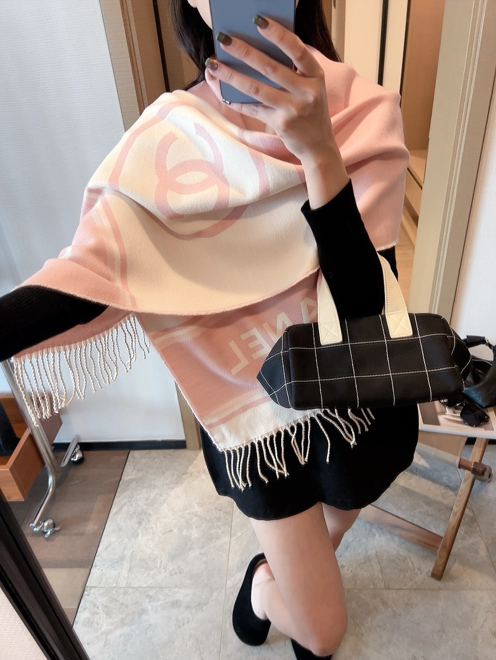 185ZC9WDE Stylish Winter Scarves