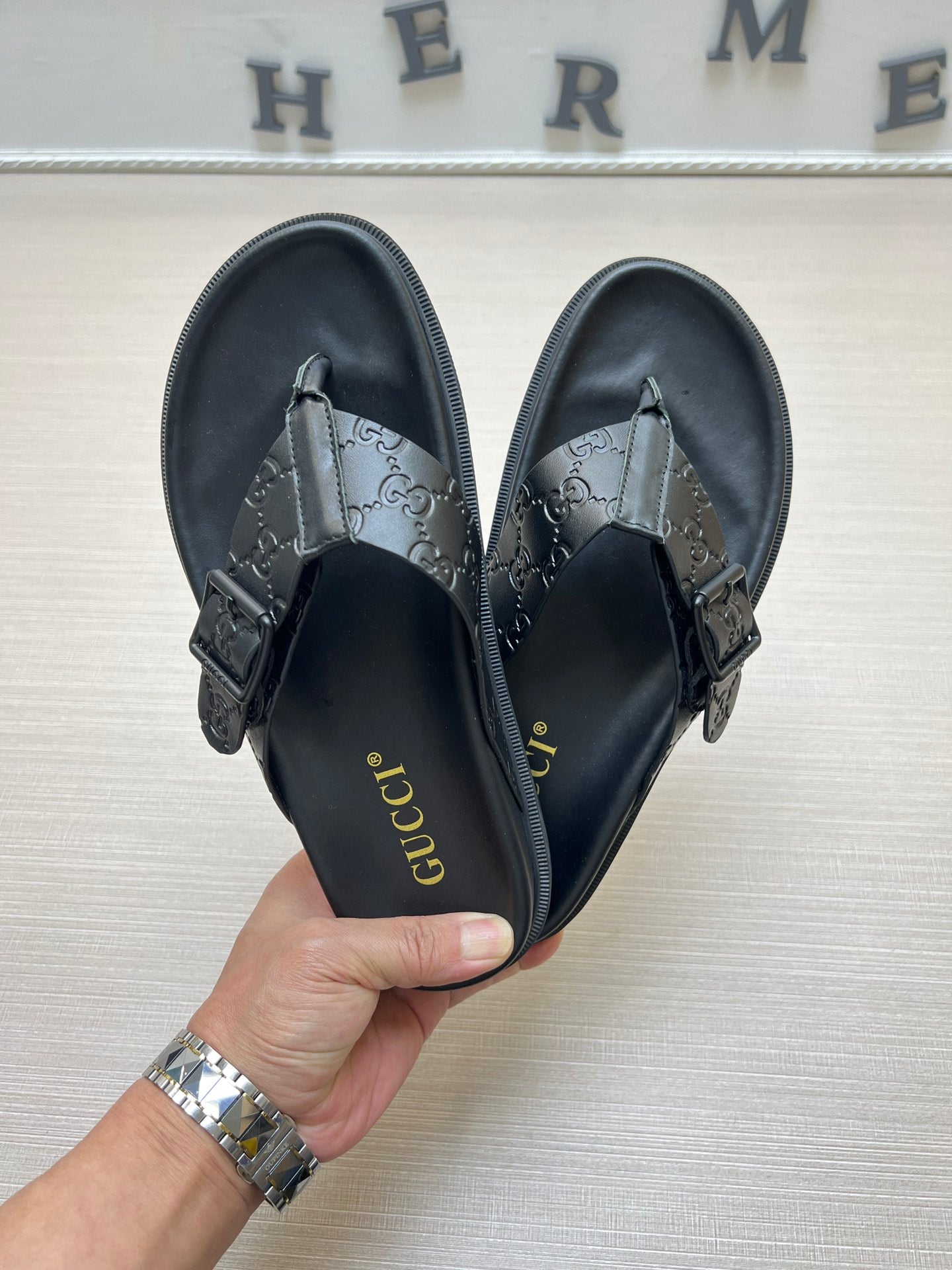 54B91ZDE Stylish slippers