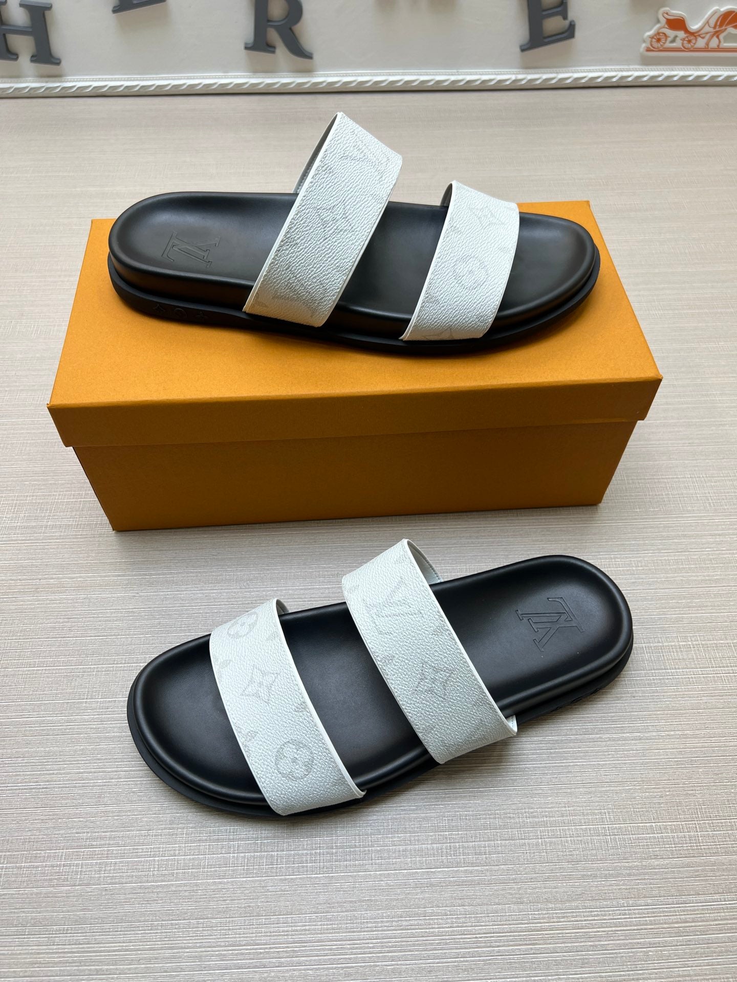 54E58ZDE Stylish slippers