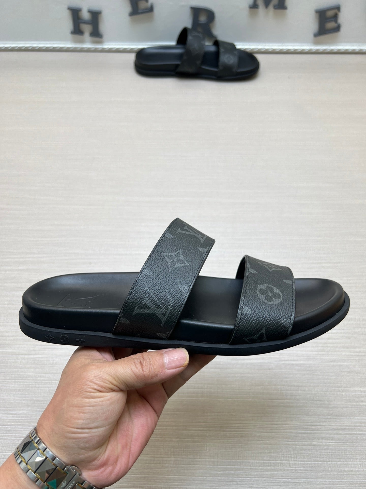 54E56ZDE Stylish slippers