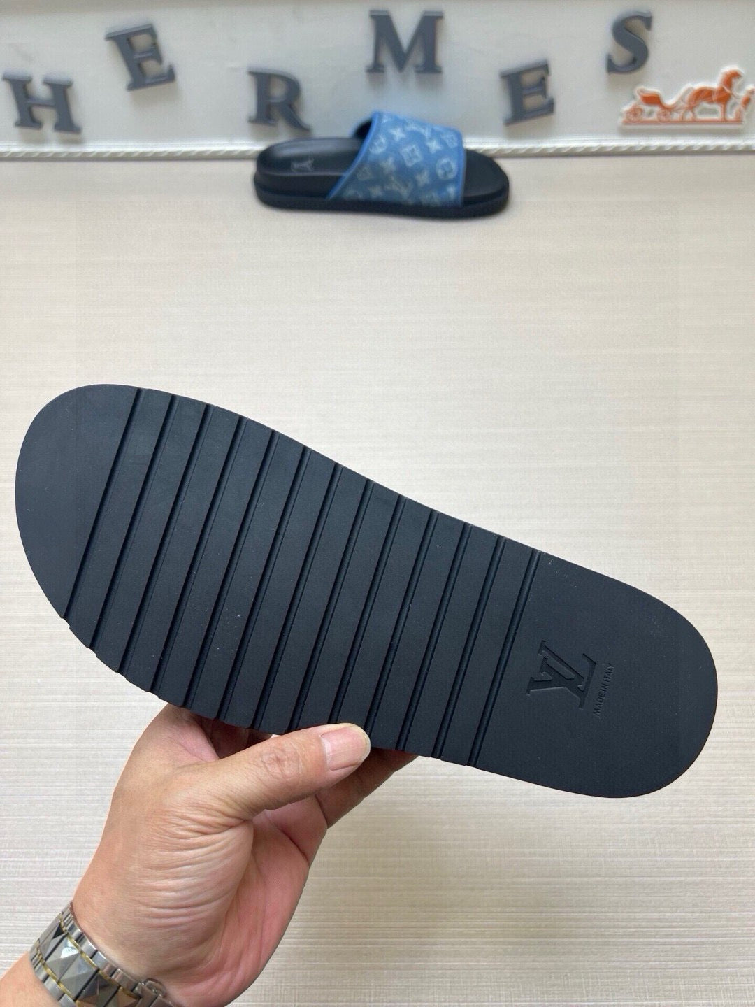 5QE2ZDE Stylish Slippers