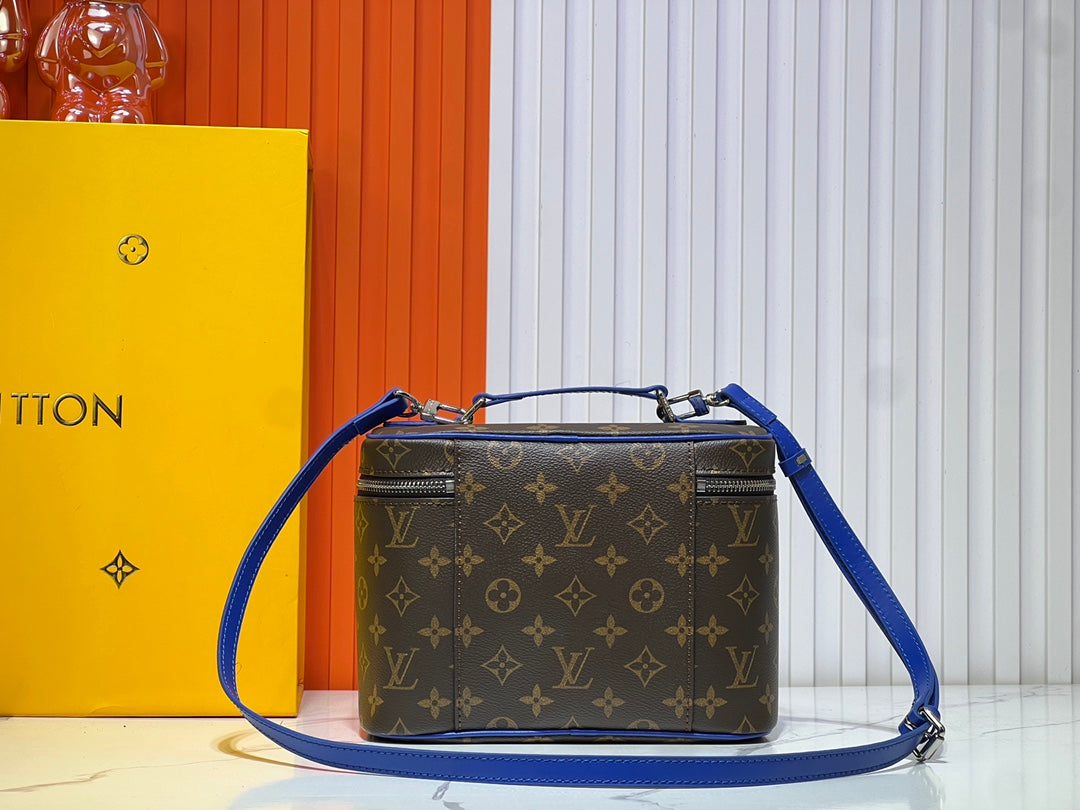 15XE10BDE Stylish leather bag