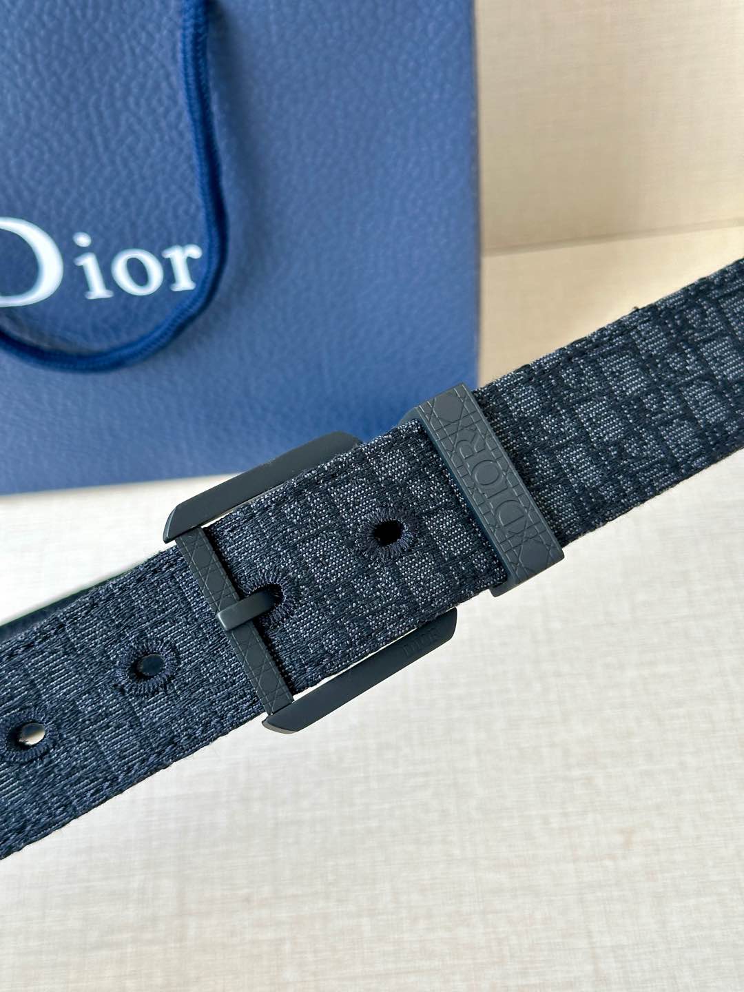 1WD156PDE Stylish High quality belt With full package
