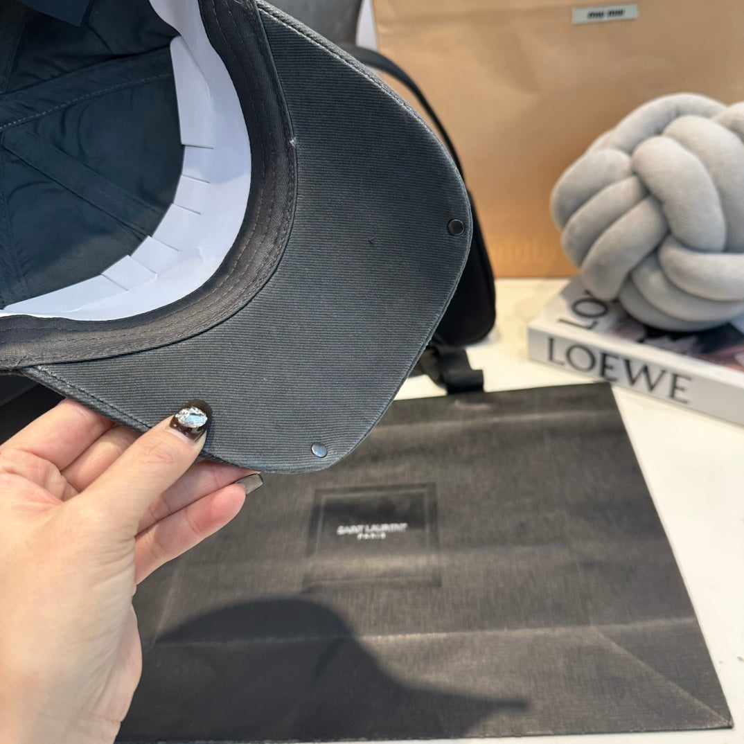 125ZJ512MDE Stylish hats