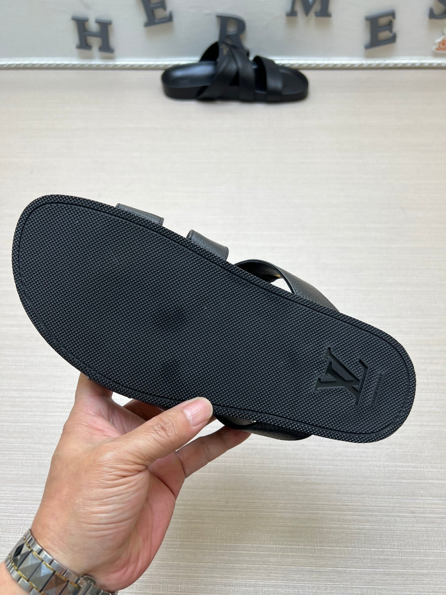 54E89ZDE Stylish slippers
