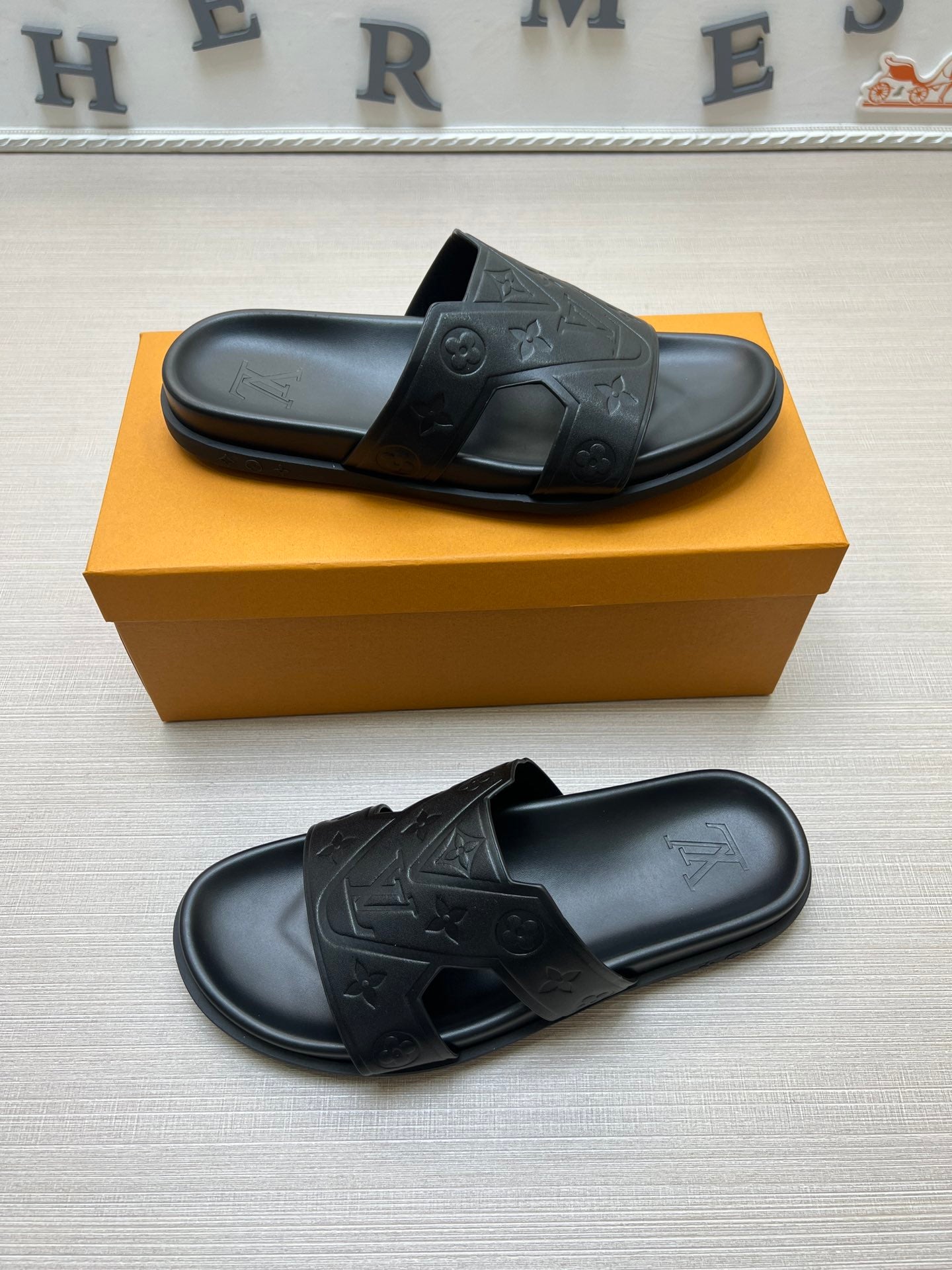 54E66ZDE Stylish slippers