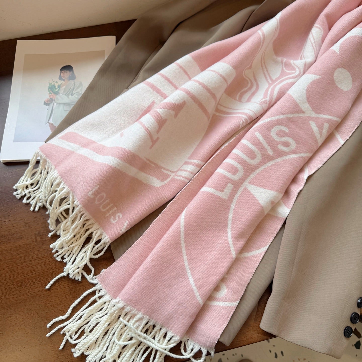 175RE3WDE Stylish Winter Scarves