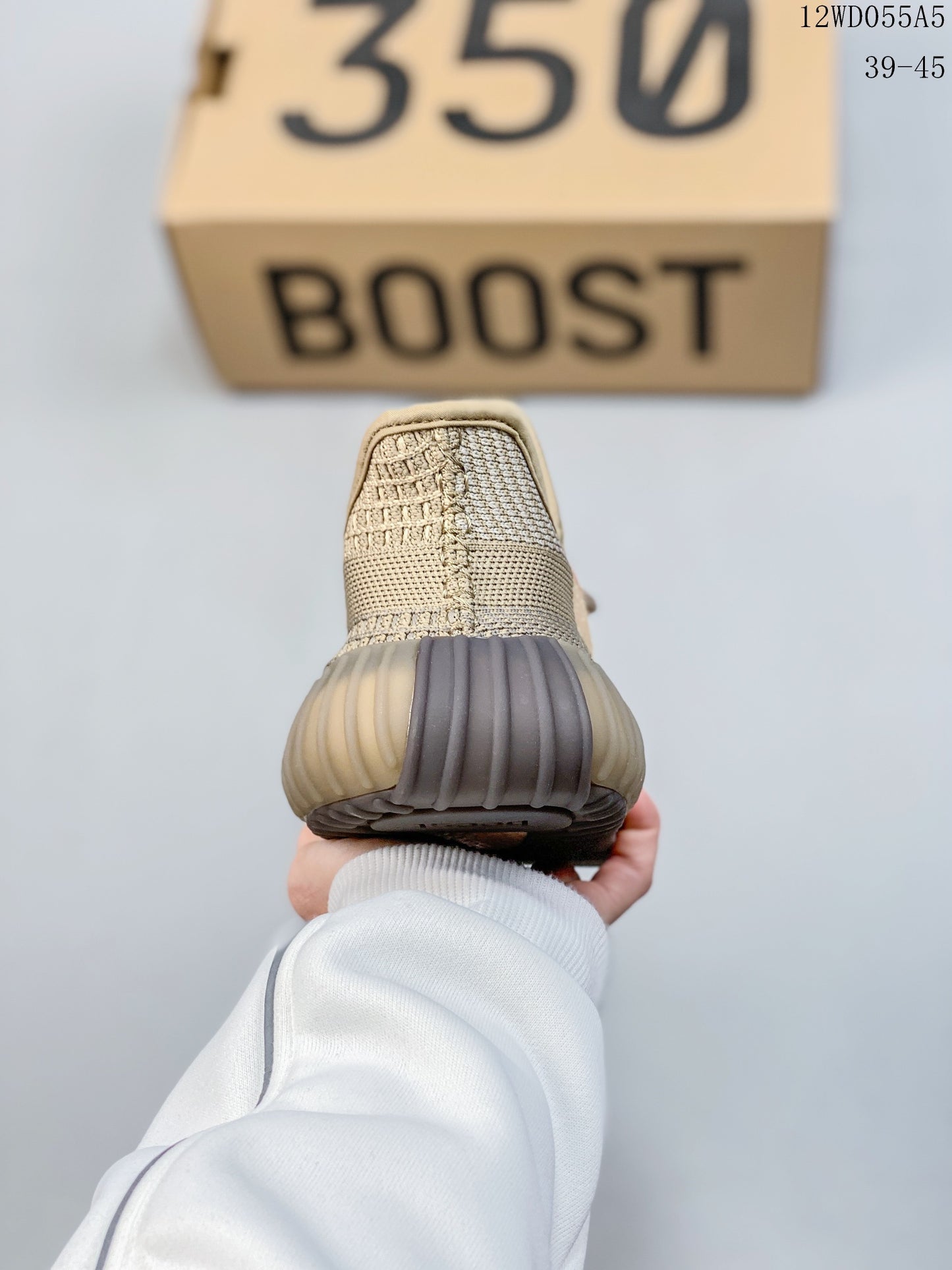 YA01ZDE Stylish Sneakers