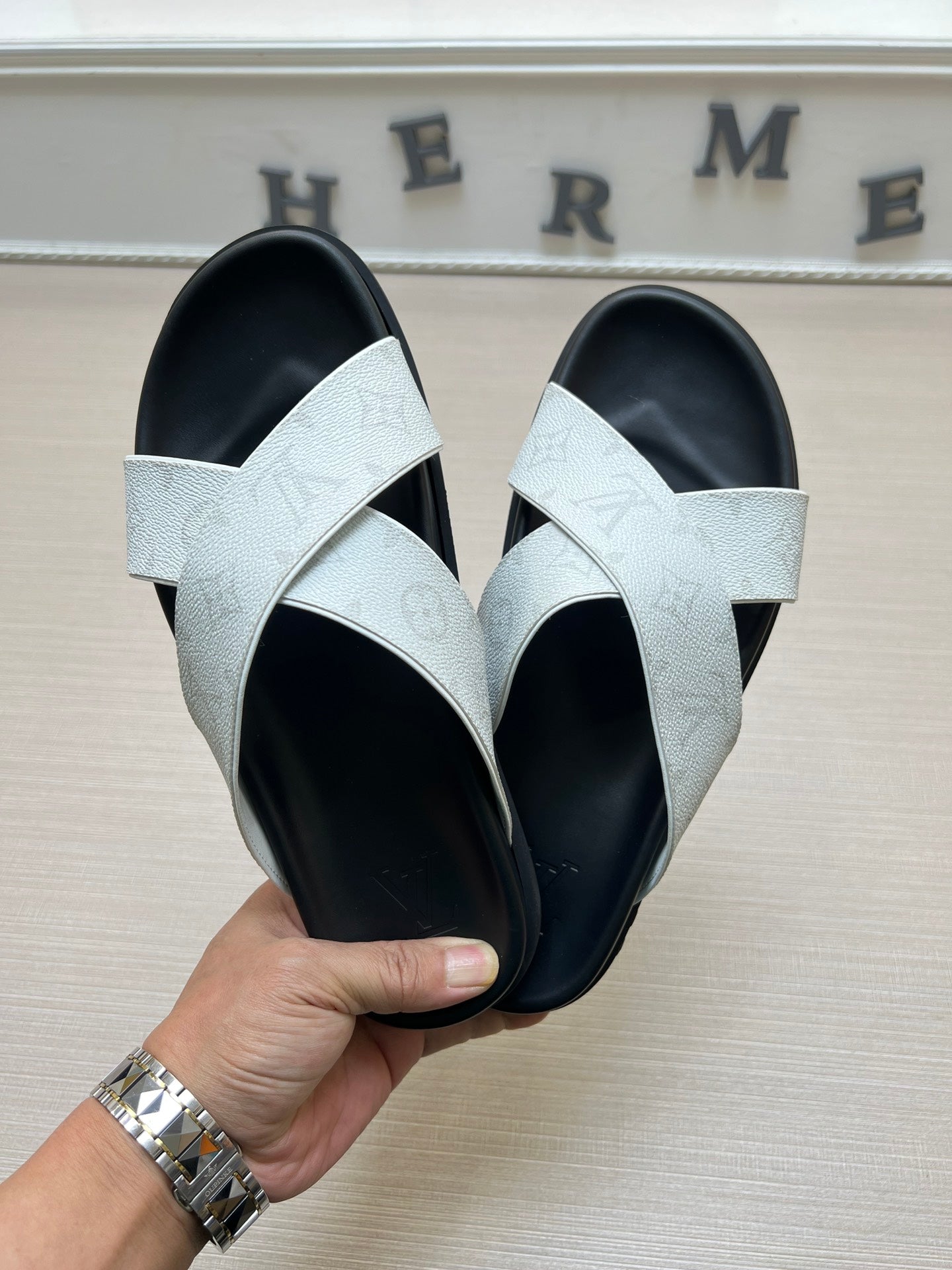 54E58ZDE Stylish slippers