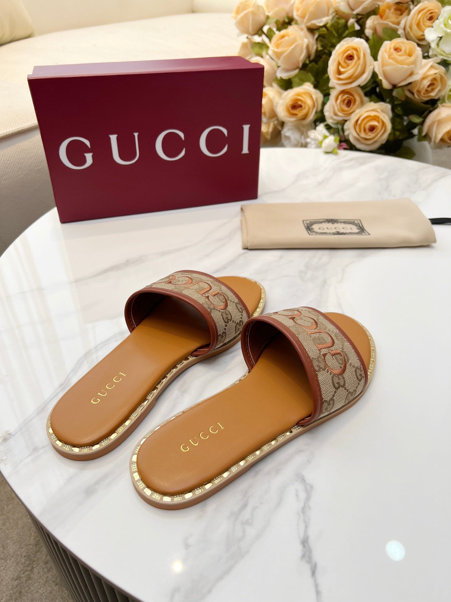 255QB29ZDE Stylish leather Slippers