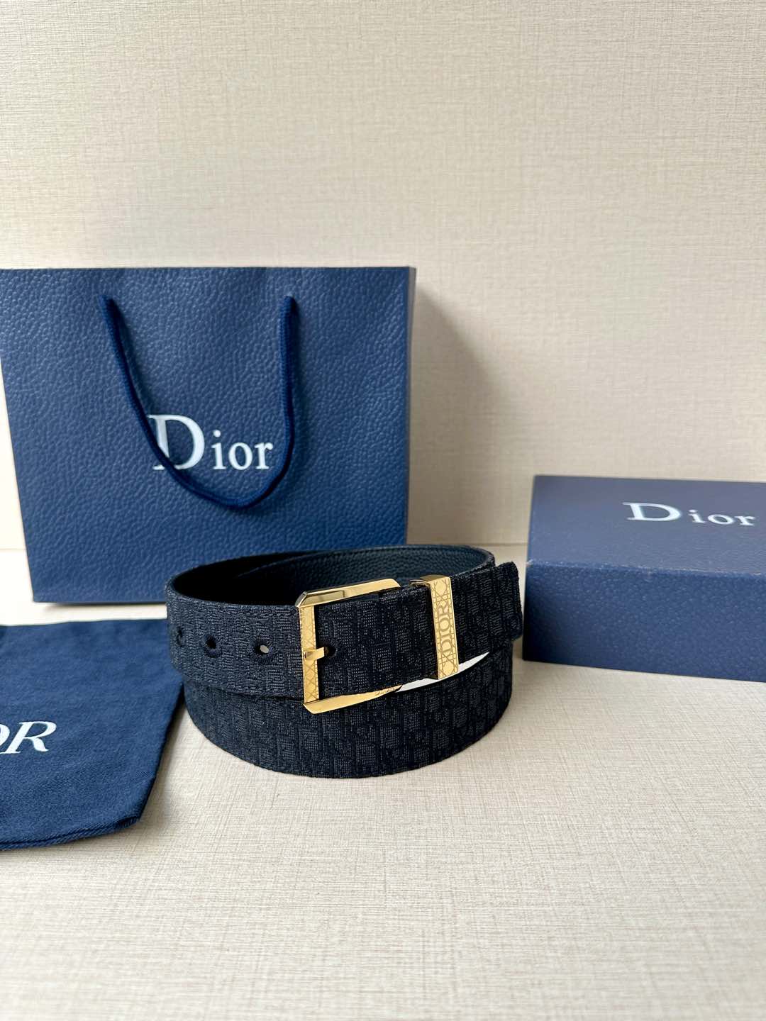 1WD156PDE Stylish High quality belt With full package