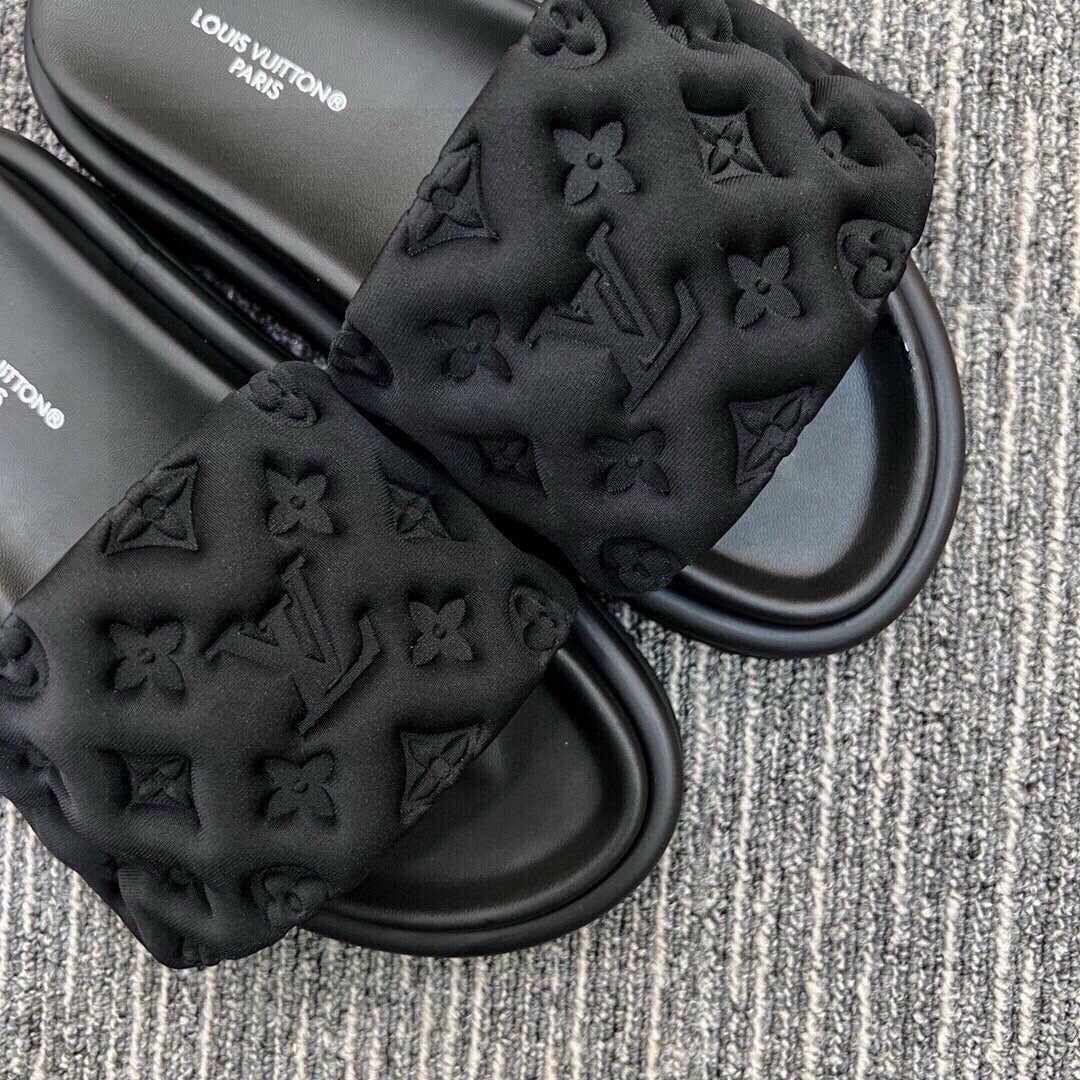 5QE13ZDE Stylish Slippers