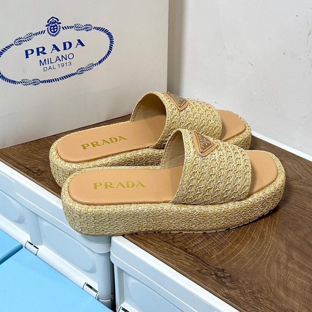 14PD23ZDE Stylish slippers
