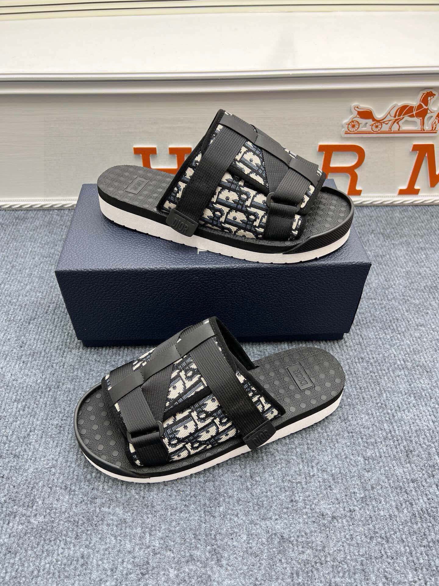 535ZD305ZDE Stylish Slippers