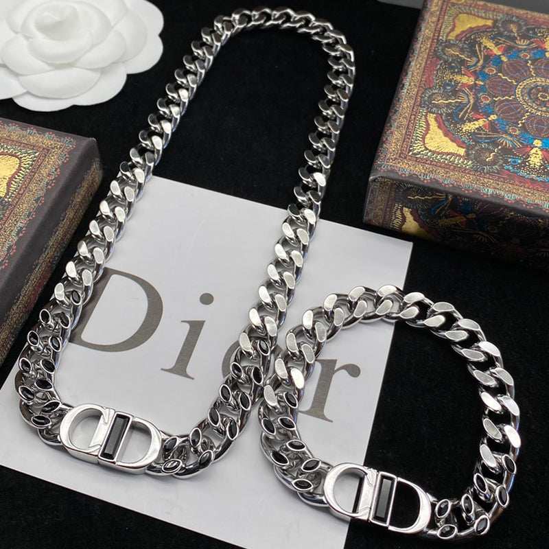 1D224XDE Stylish Necklaces Bracelets