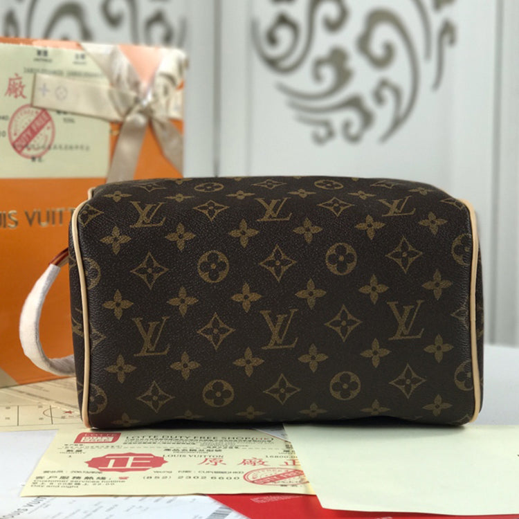 1E870BDE Stylish leather bag