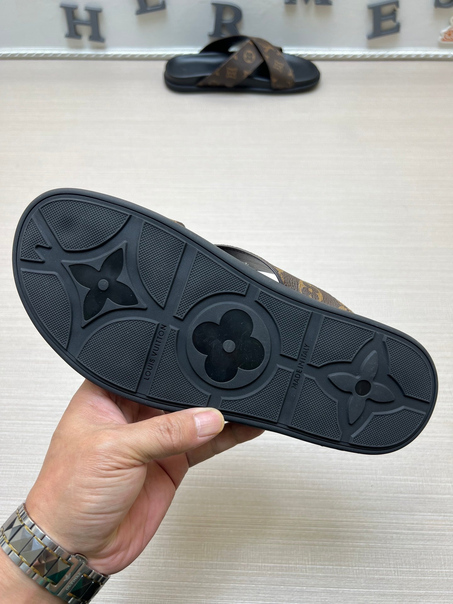 54E57ZDE Stylish slippers