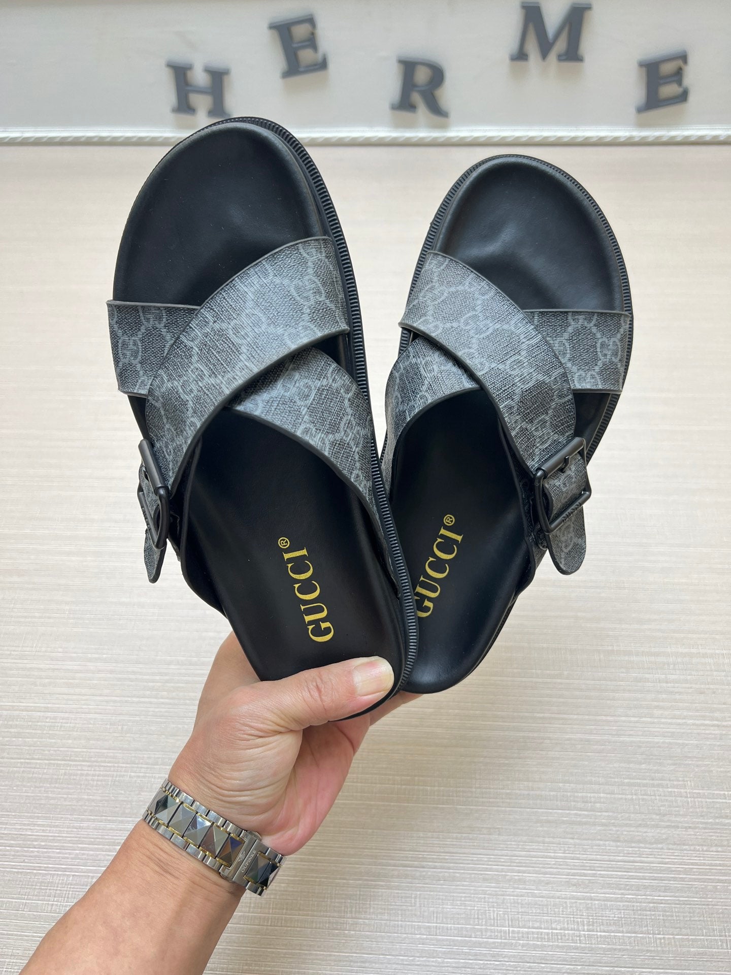 54B92ZDE Stylish slippers