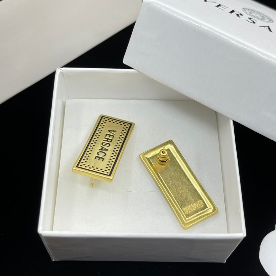 14V974EDE Stylish Earrings