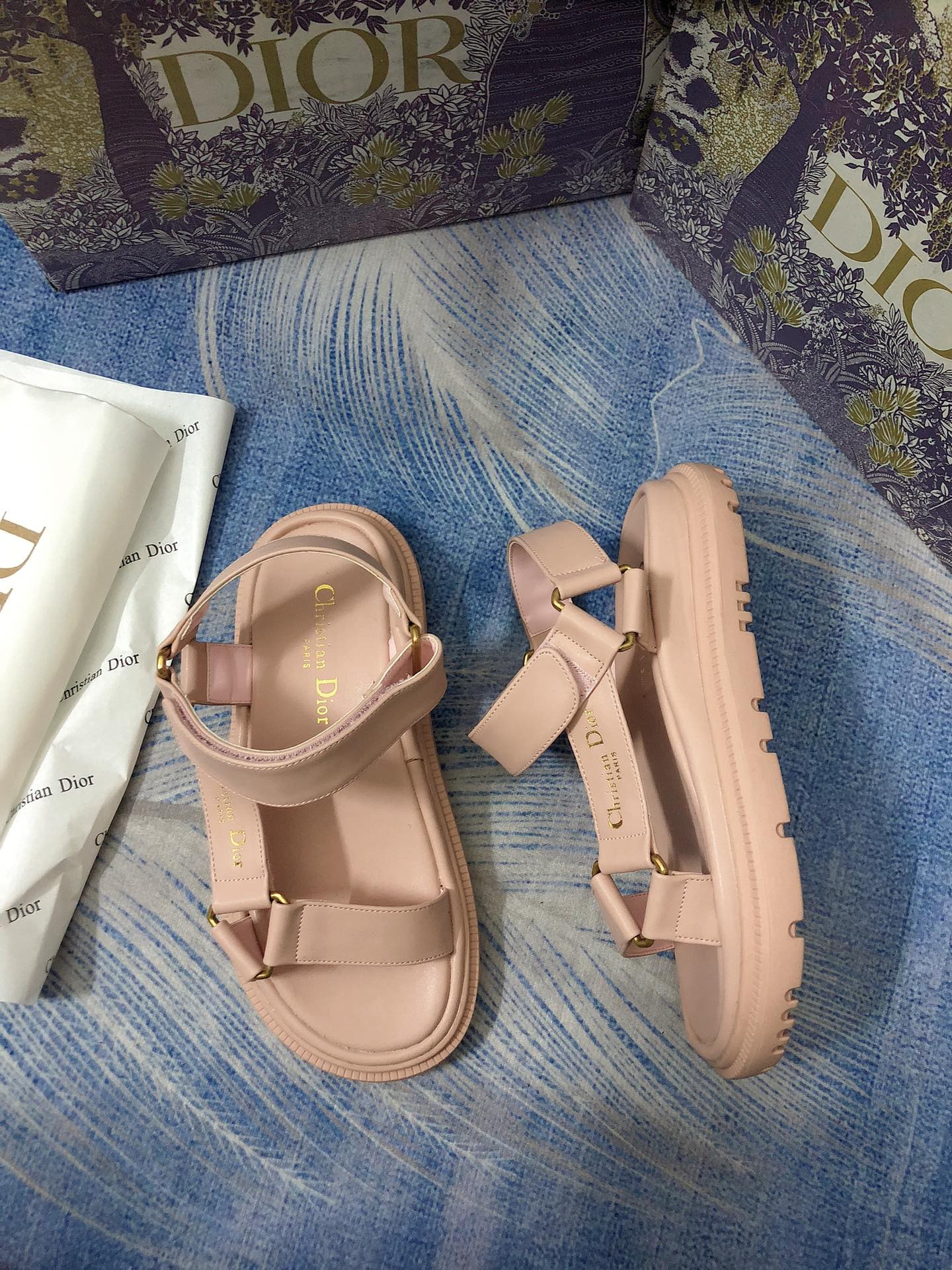 14D8ZDE Stylish sandals