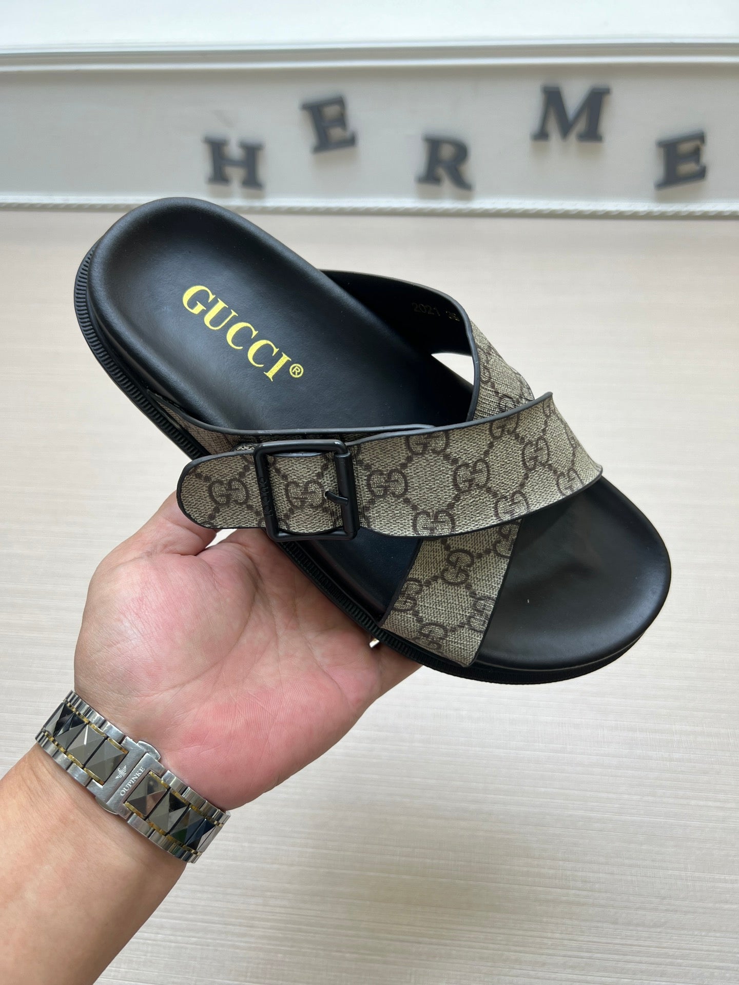 54B90ZDE Stylish slippers