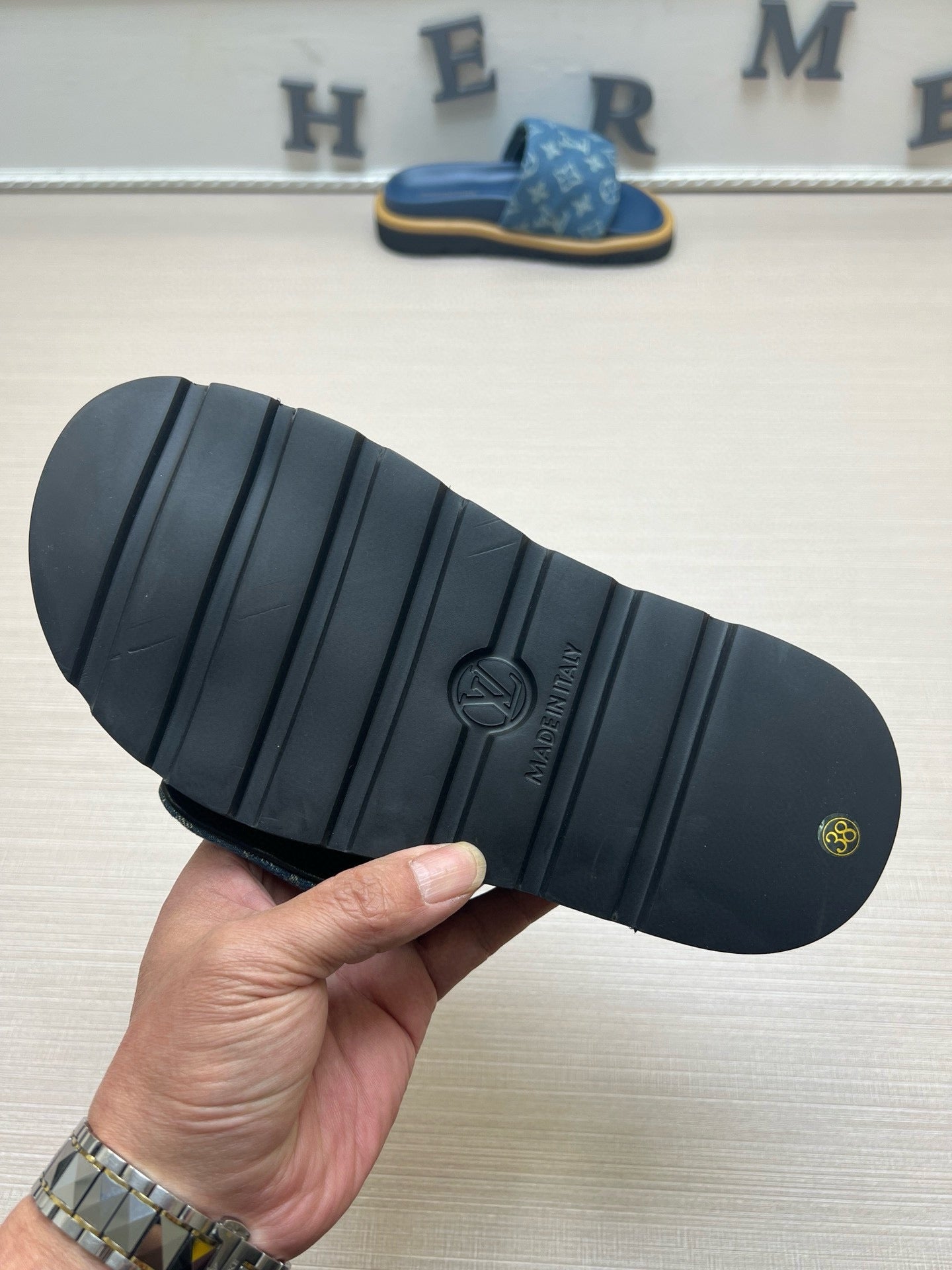 54E100ZDE Stylish slippers Sole thickness 5cm