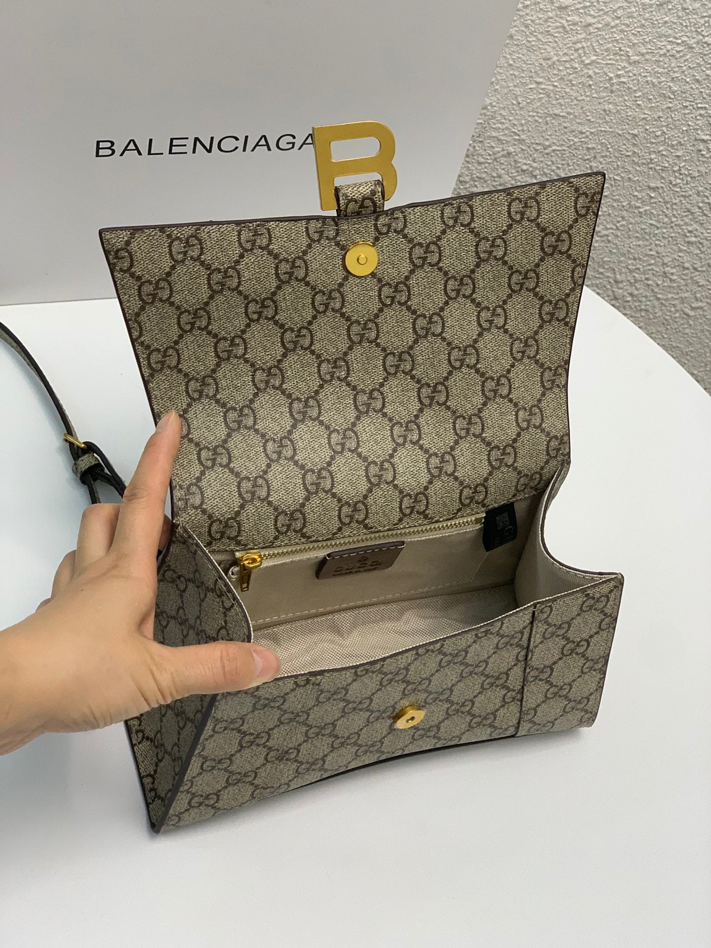 1B40BDE Stylish leather bag