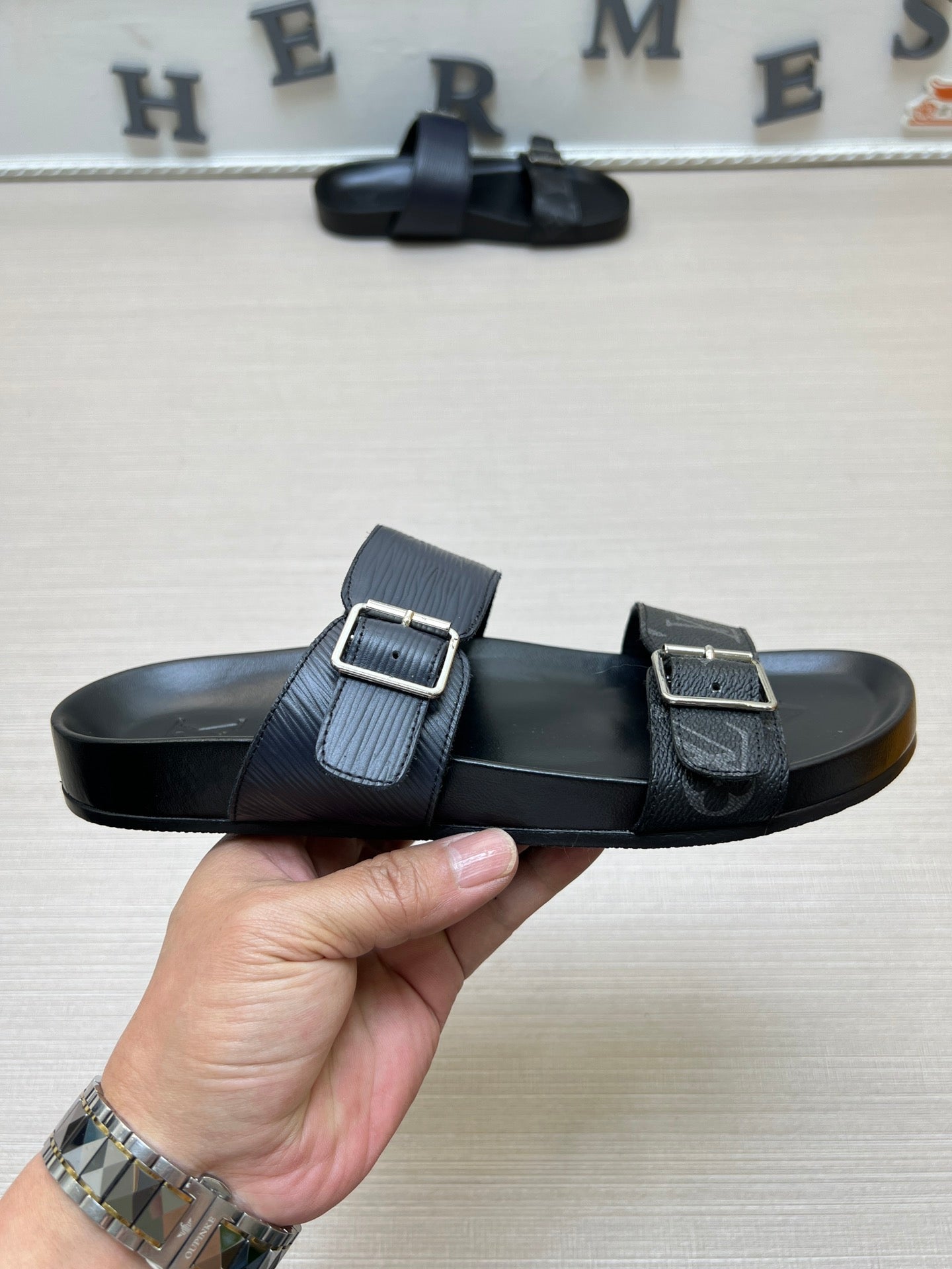 54E87ZDE Stylish slippers